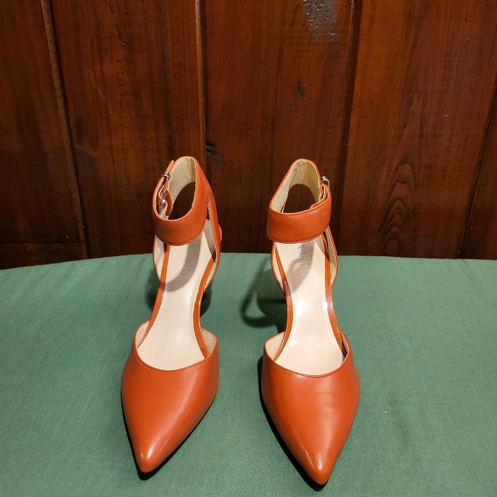 Nine West Suzyo Orange pumps 6.5 Never Worn
